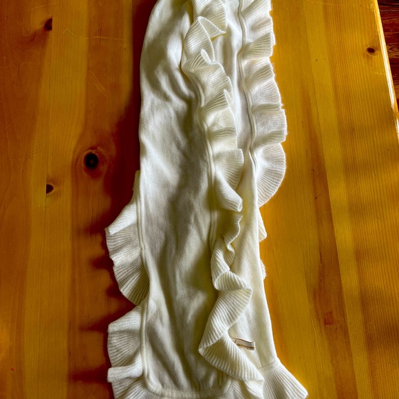 White Ruffled Scarf - Picture 2 of 2